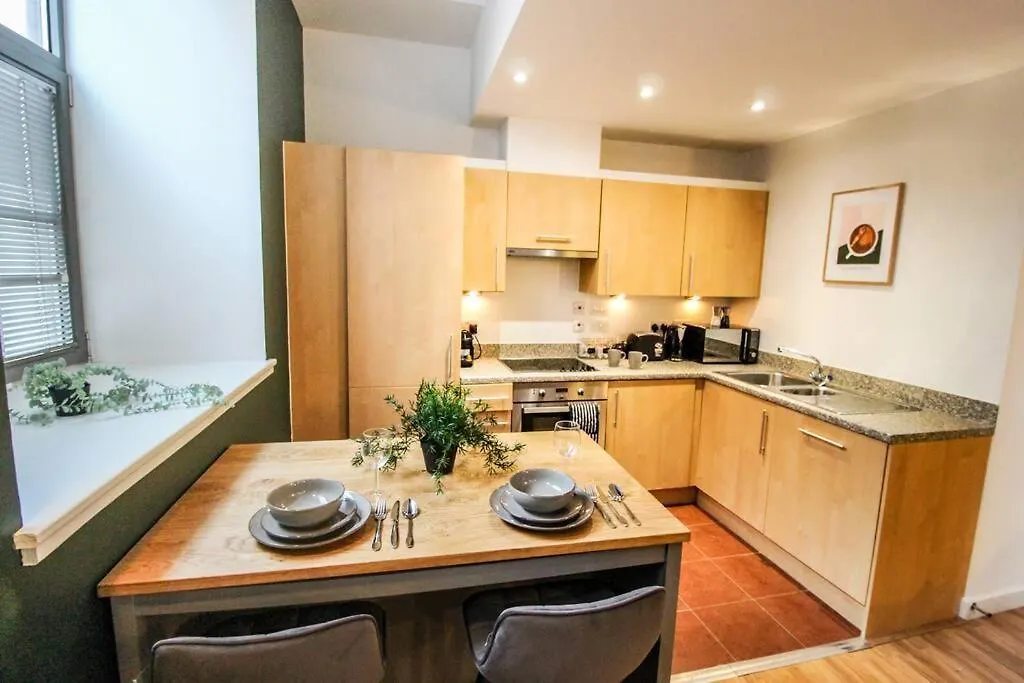 Spacious 2 Bedroom Apartment With Free Parking Nottingham